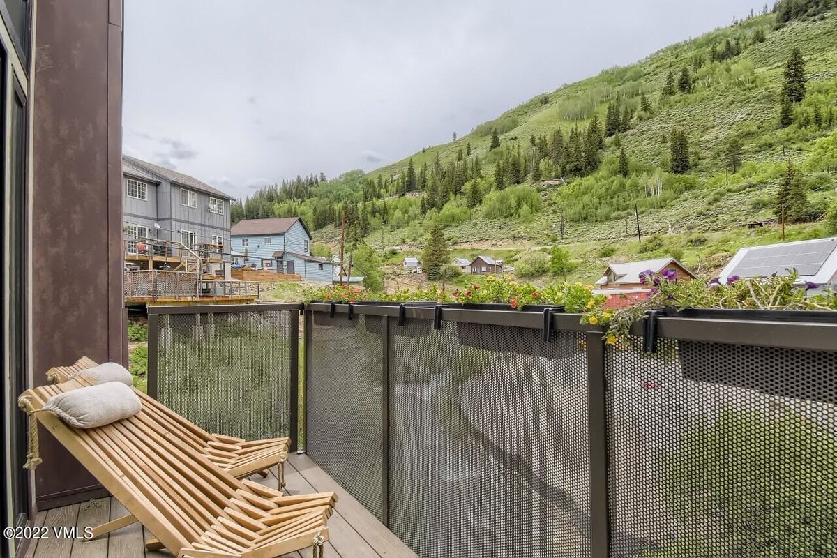 YourVailHome's tweet photo. Proud to report we are UNDER CONTRACT with this amazing home in beautiful Red Cliff. Please call me if you are interested in buying or selling! 
https://t.co/pQwvH8uAzp https://t.co/DQXYoFFejU