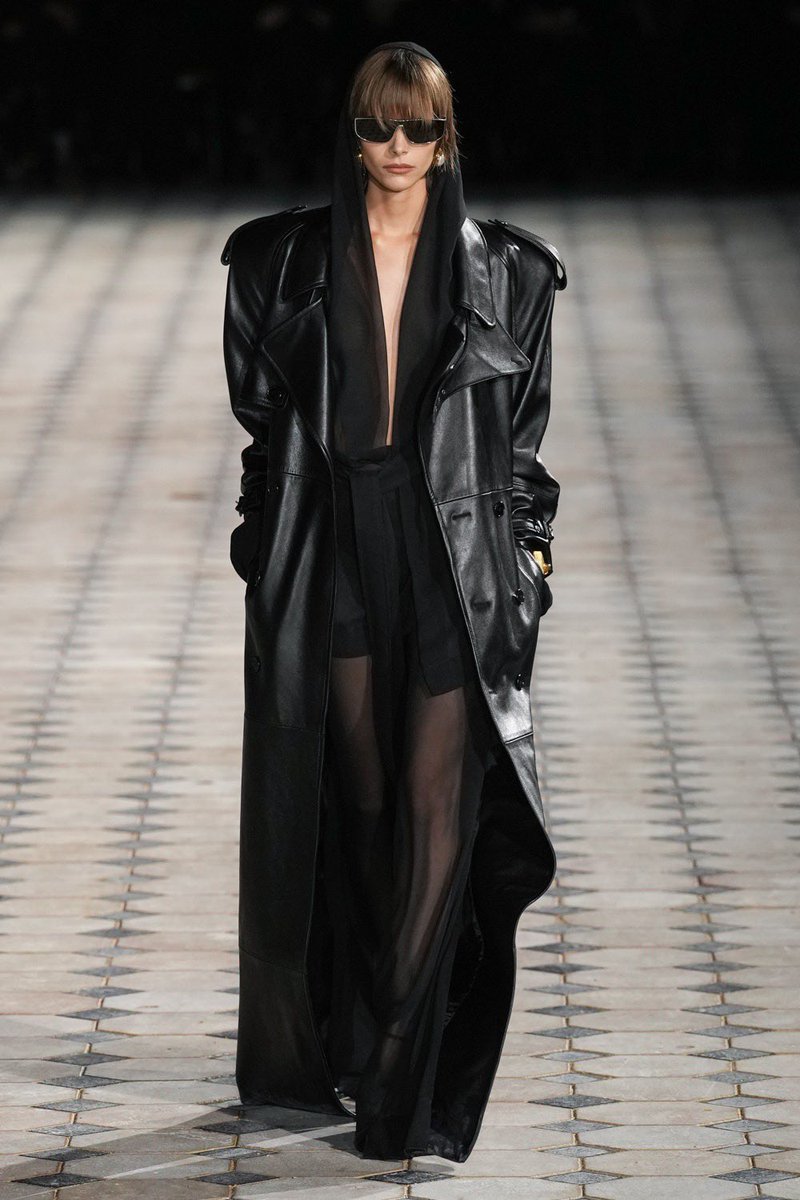MIUCClAMUSE's tweet photo. the long coats at saint laurent ss23 WHEW https://t.co/uKZTPZOZEJ
