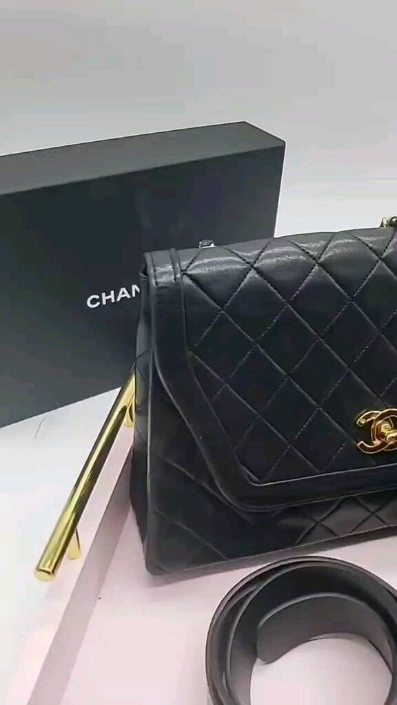alexissuitcase's tweet photo. What's on the menu for Friday? Chanel, of course! Set a reminder to tune in for a HUGE Chanel live Friday at 2:00 pm est on our main page. See you soon💕 https://t.co/pFYzzLQPJx https://t.co/JzPKkvwrWa
