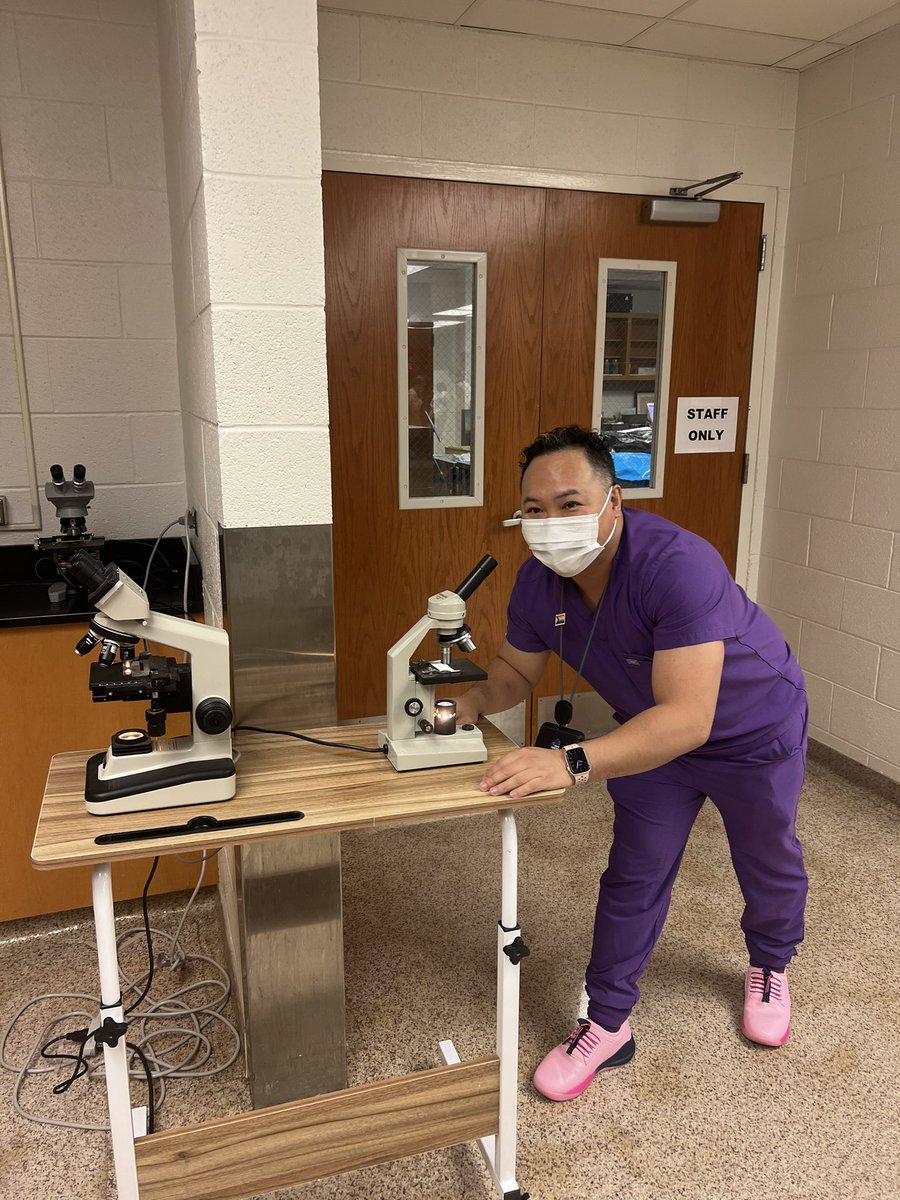 margaritaloxas's tweet photo. Finally got my first taste of #MedEd as a resident teaching the M1s at @NUFeinbergMed about basics of histology! It was a party! @LuisBlancoJrMD @krupam_md @TaylorBronsonMD https://t.co/J7NS2e7VU3