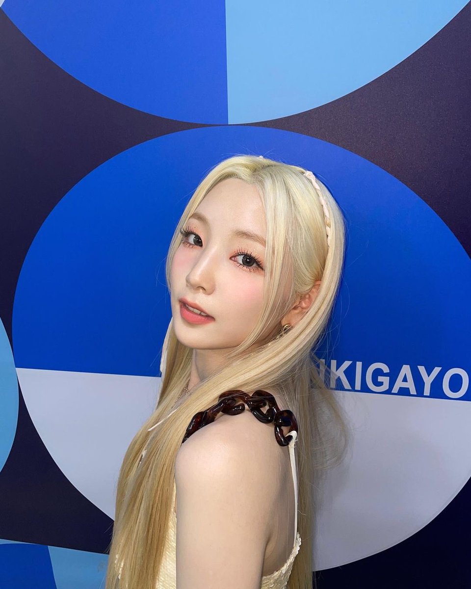 RocketPunchBRA's tweet photo. 📷 25.09.22| Atualização da Yeonhee no Instagram. (1/3)

"Ketchy, obrigada por nos apoiar até o último dia de FLASH. Eu te amo ❤️ 
No futuro nós seremos o RockPun que crescerá ainda mais, então, por favor, aguarde mais!!😘✨"

#일간연희 #연희 #YEONHEE
#로켓펀치 #RocketPunch https://t.co/RHwQ45m4EA