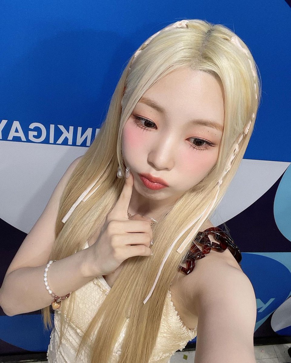 RocketPunchBRA's tweet photo. 📷 25.09.22| Atualização da Yeonhee no Instagram. (3/3)

#일간연희 #연희 #YEONHEE
#로켓펀치 #RocketPunch https://t.co/rNL1hHMh1s