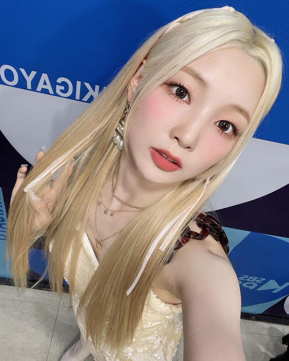 RocketPunchBRA's tweet photo. 📷 25.09.22| Atualização da Yeonhee no Instagram. (3/3)

#일간연희 #연희 #YEONHEE
#로켓펀치 #RocketPunch https://t.co/rNL1hHMh1s