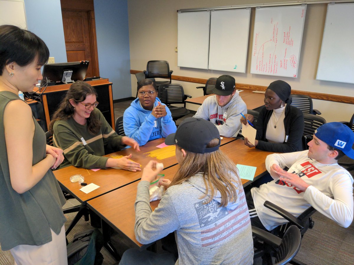 UDaytonpol's tweet photo. POL 305 students learning from Dr. Liu about the interplay between interest groups, elected officials and public administrators https://t.co/yQoO21S7Gc