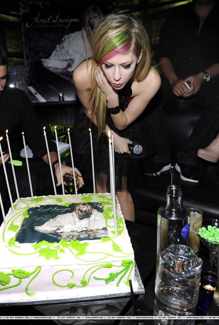 Happy Birthday to Avril Lavigne!!  
