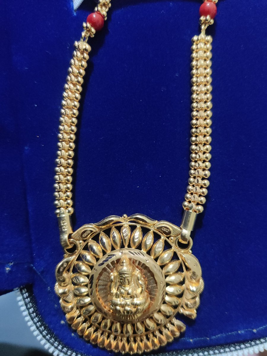 San_Sanbuzz's tweet photo. @Kiran_Kumar_CMD I purchased Chain&amp;a pendent dollar from the banglore malleshwaram branch as i visited around 8pm,due to hurry they have given damaged jewellery,no proper manners to sales executive,they were hurry to go home &amp; they were rushing everything&amp;make customer go soon,kindly look into it https://t.co/5VlW8xiRPY