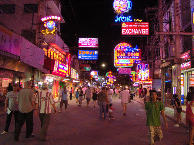 thairedlight's tweet photo. Types of Place in Thai Nightlife part 4

Hotels, Motels, Brothels: you need the room to crash after the night party, these will come in handy. Some of these are even the main event that will get you the wildest night ever!

#thairedlight #placetostayatnight https://t.co/izhEnwAFMh
