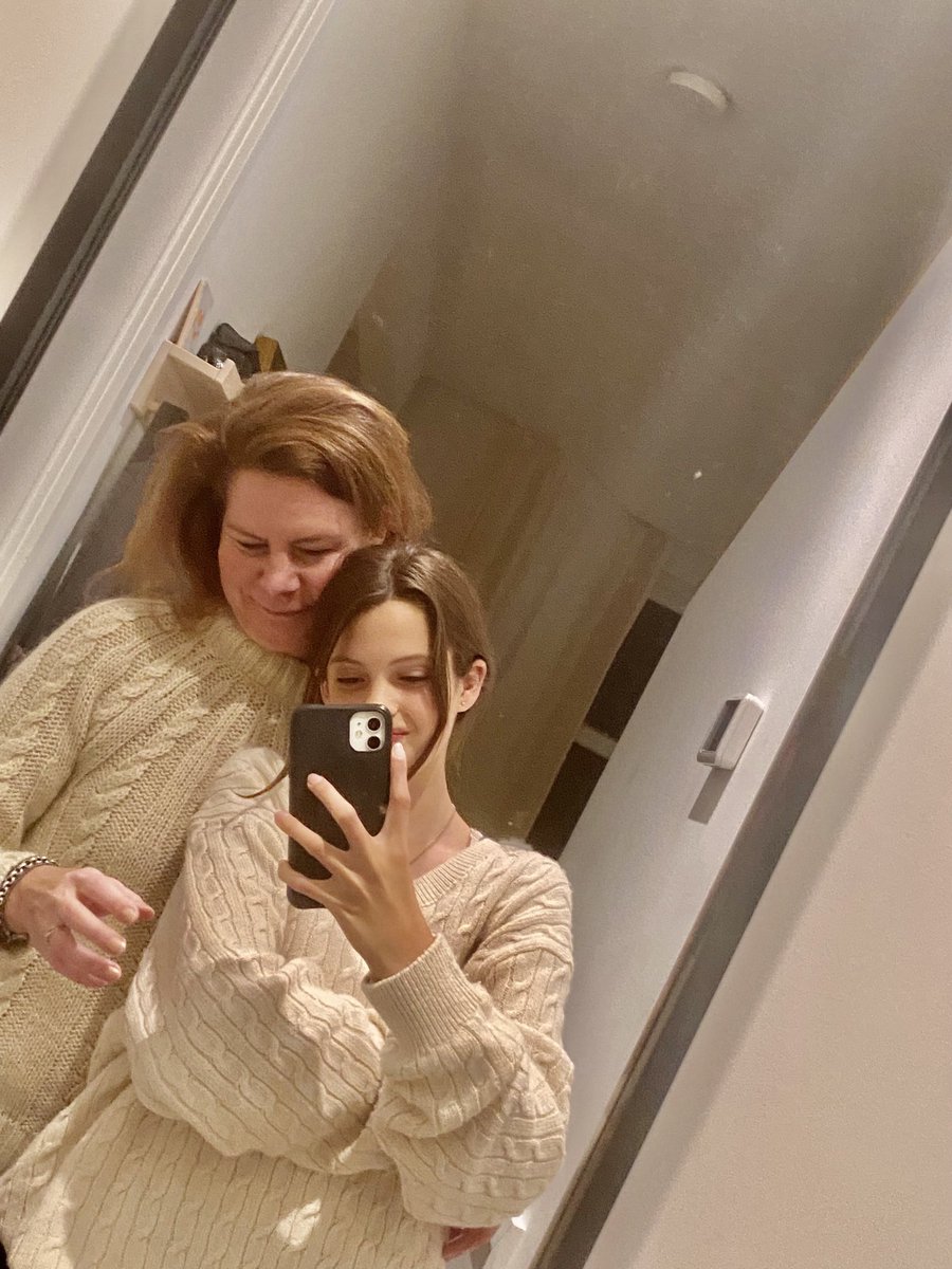 roosvanvugt's tweet photo. Moeder dochter. Ze wordt groot…
#MatchingSweaters https://t.co/uebYm799GB