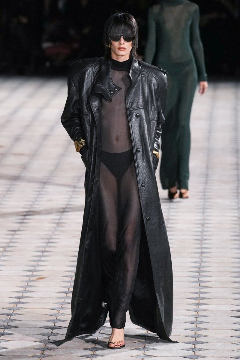 MIUCClAMUSE's tweet photo. saint laurent ss23 https://t.co/a71MFuzFpN