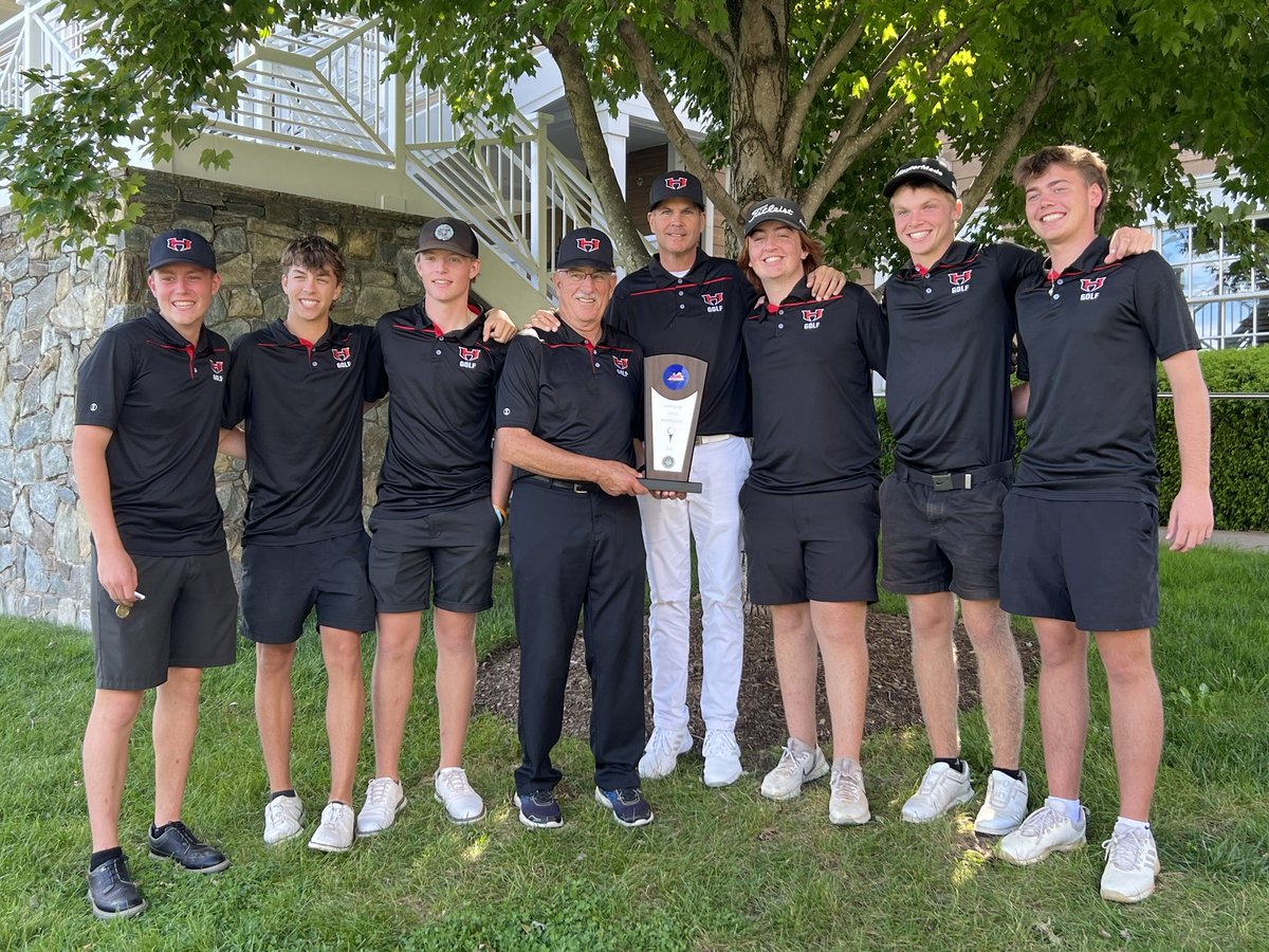 Congratulations to our golf team for placing 2nd in the 4C Region!!  Time to travel to states down in Richmond on 10/10!!