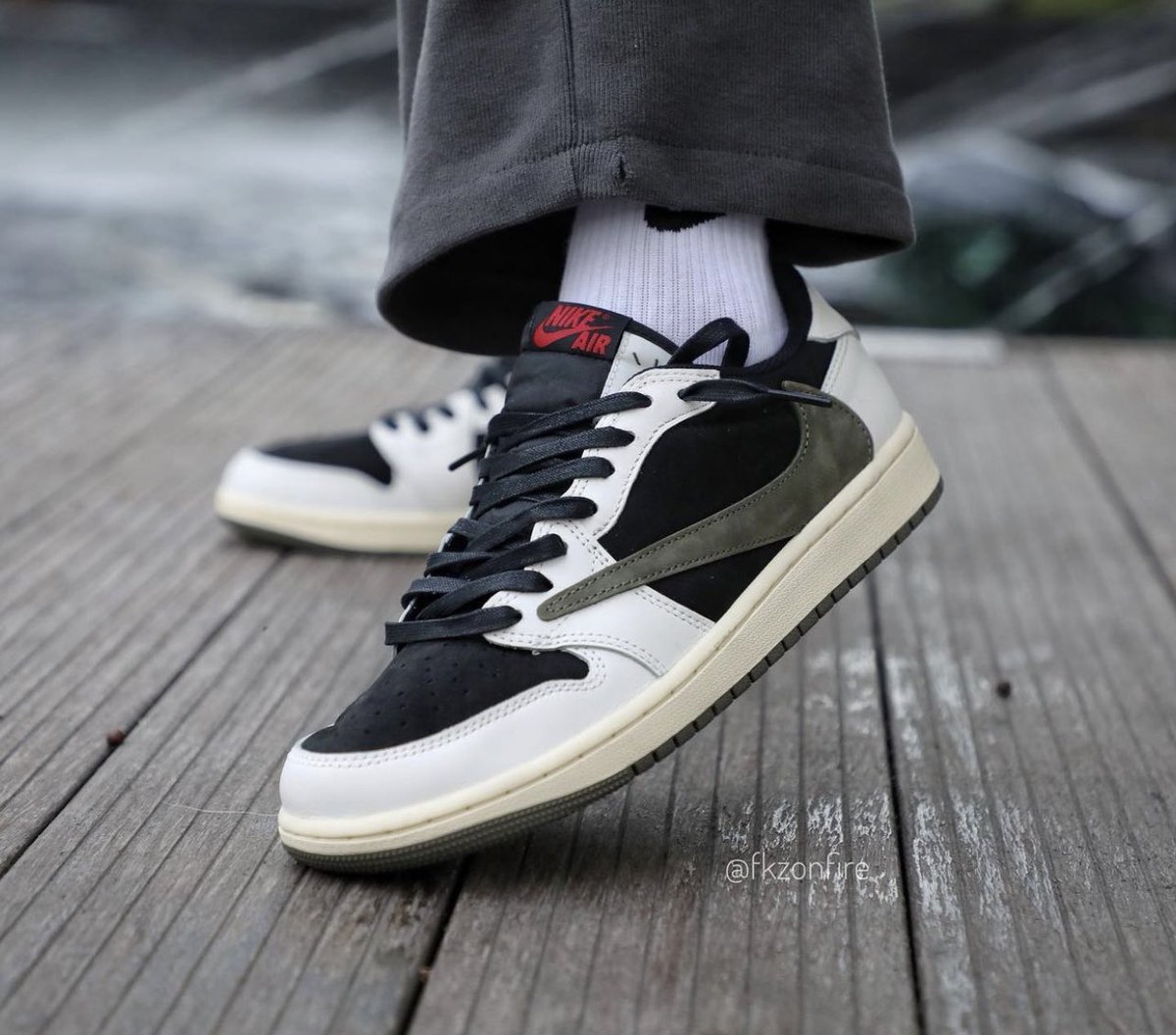 travis scott 1s on feet
