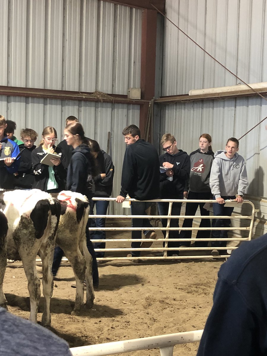 BlairAgEd's tweet photo. #blairffa @ District 3 Dairy Evaluation 
📍Wayne, NE 
Thanks to @AgMsRasmussen and crew for hosting and for @UNLExtension Wayne County for coming out to do dairy trivia! @BHSBlair https://t.co/4wfpbHMoKl