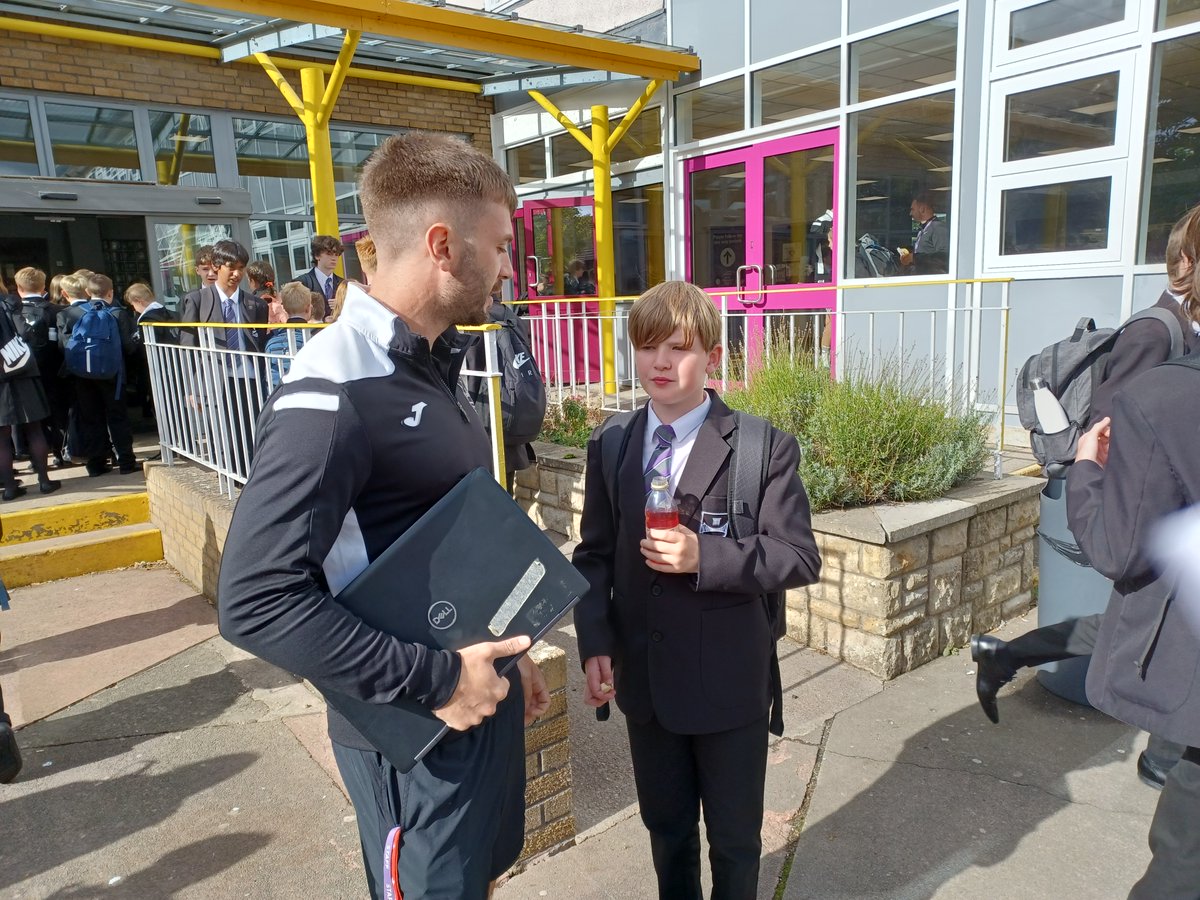ChepstowSpanish's tweet photo. A buzz of excitement in the air @chepstowschool as Year 7 begin their Teacher Bingo quest! @EAS_IntLanguage @WG_Education #GlobalfuturesCymru https://t.co/IcFP0tefnS