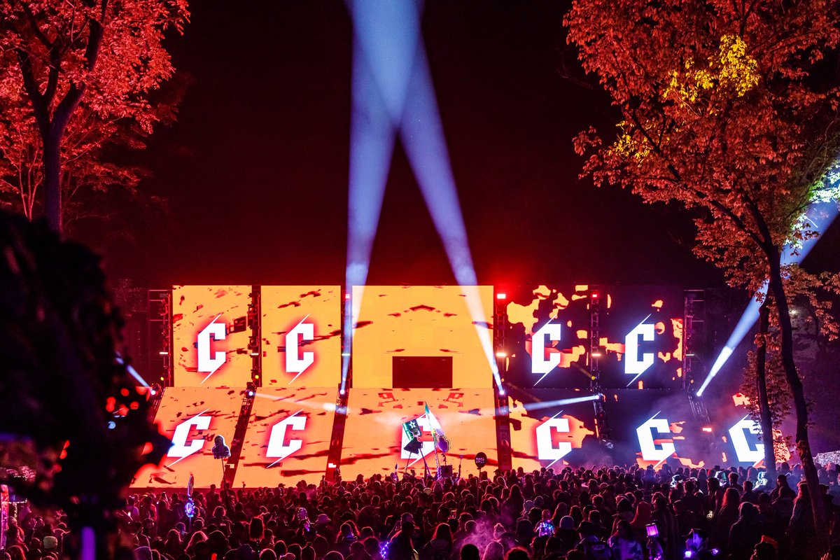 wtfischee's tweet photo. Thank you so much to everyone who came to my @lost_lands set! Shout out to @tsuruda for hopping on the last half of my set for our ritualistic b2b 🫡⛓️🖤◾️ https://t.co/XqnTV5ERBs