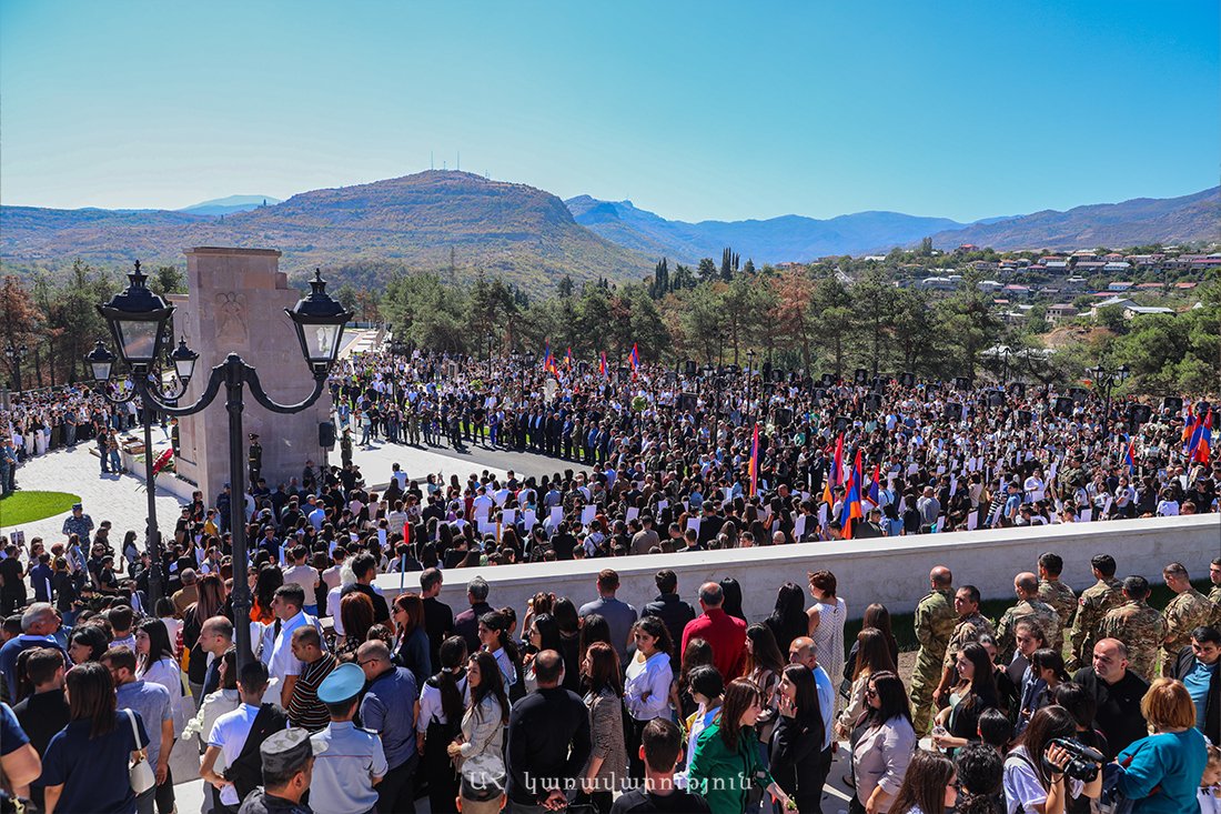 Artak_Beglaryan's tweet photo. Today #Artsakh/#NagornoKarabakh people paid a tribute to the memory of the victims of the #Azerbaijani aggression in 2020.
#Azerbaijan continues the crimes against #Armenian people, since it has faced impunity for all #warcrimes then. https://t.co/yEB5QLdW82