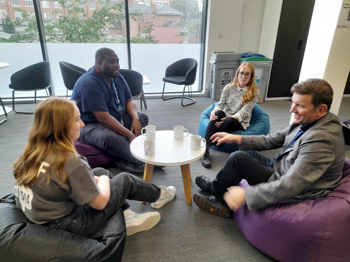 Louise_oreilly's tweet image. Good to meet the @mhmatters Leicestershire team and lots of freshers today at the launch of the de montfort crisis cafe @demontfortsu @LPTnhs @NHS_LLR  You can see the report on BBC
East mids tv tonight.