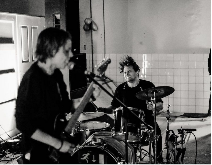 Vrijdag spelen we samen met BOYAKIRA in Het Neushoorn Cafe! 🔥🔥🔥  Nieuwe nummers, lekker bier, goede vibes!🌪🌪💥💥🔥🔥

Deuren open: 20:00 !
Showtime BOYAKIRA: 21:00
Showtime BlackboxRed: 22:15

facebook.com/events/7646908…