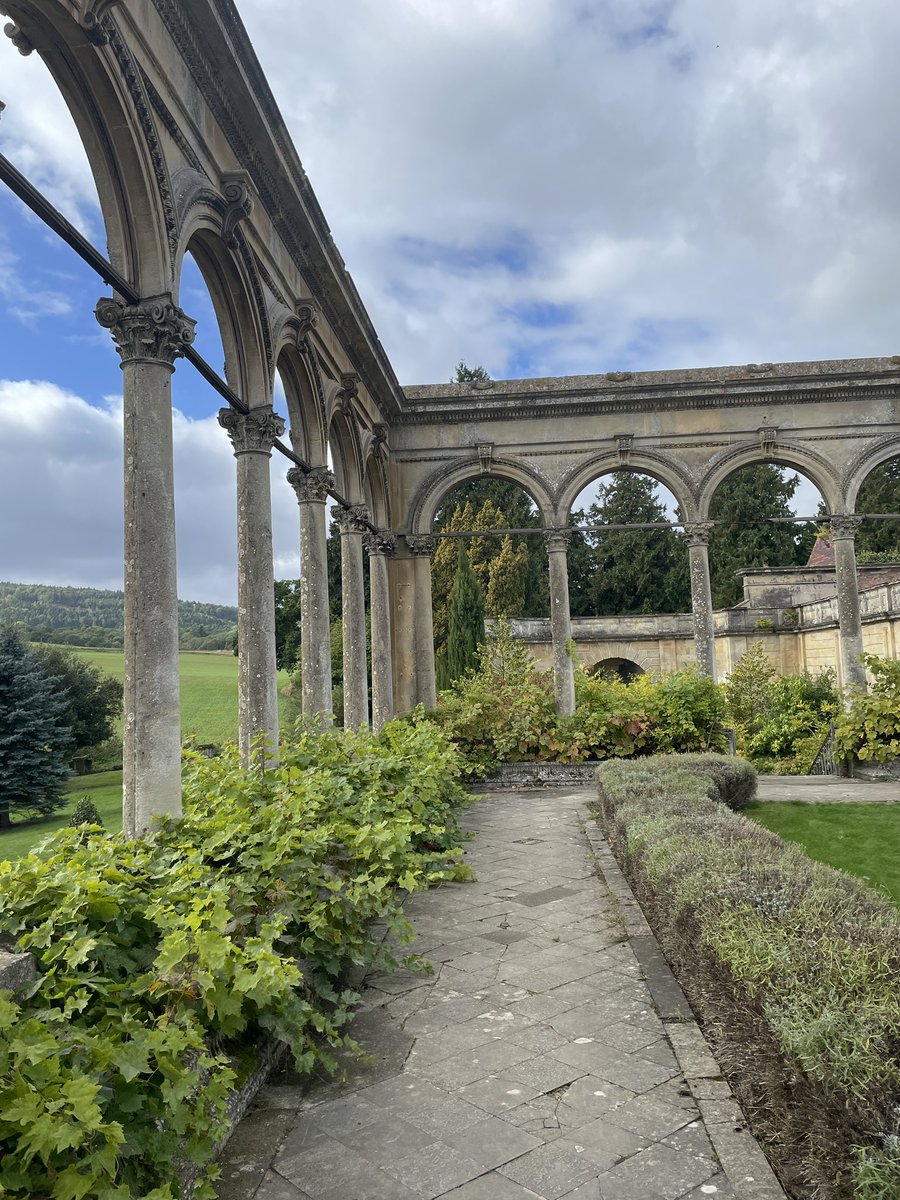 MissLGriffithsH's tweet photo. I had an eye opening day at Witley Court yesterday! It was really great to start thinking about how to use local heritage to teach kids outside of the classroom. I’m also a sucker for historical ruins. #UWPGSEC https://t.co/hmsCJs87Mu