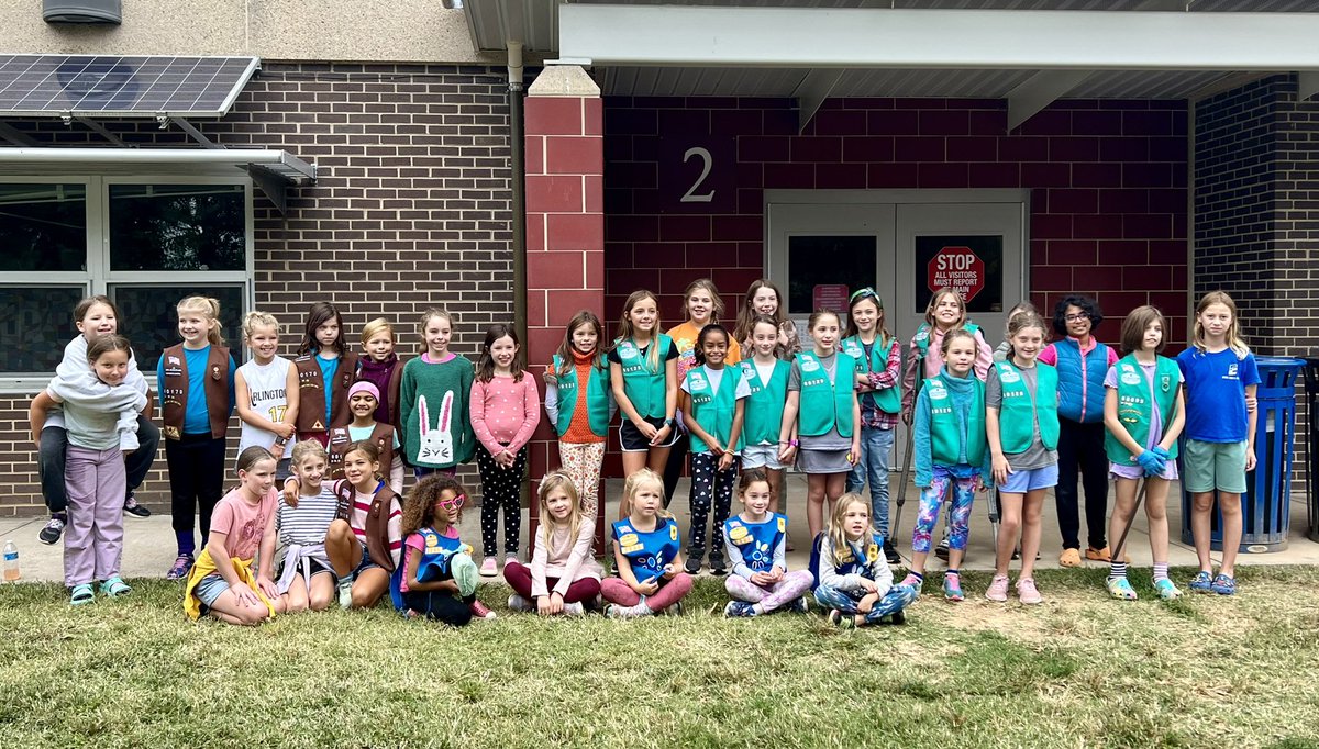 Thank you, Glebe Girl Scouts for cleaning up our school grounds this weekend. <a target='_blank' href='http://twitter.com/APSVirginia'>@APSVirginia</a> <a target='_blank' href='http://twitter.com/glebepta'>@glebepta</a> <a target='_blank' href='http://search.twitter.com/search?q=GlebeEagles'><a target='_blank' href='https://twitter.com/hashtag/GlebeEagles?src=hash'>#GlebeEagles</a></a> <a target='_blank' href='https://t.co/c8BhWKdGkz'>https://t.co/c8BhWKdGkz</a>