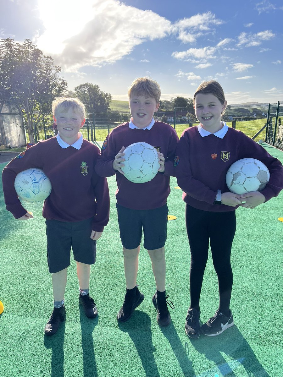 DGCsport's tweet photo. The wonderful Play leaders at @HlsPartnership delivering hockey, football and tennis to all the p1&2โs today was spectacular ๐๐ #playleader #activeschools @DGCEducation #leadership https://t.co/dIti9sHgaM