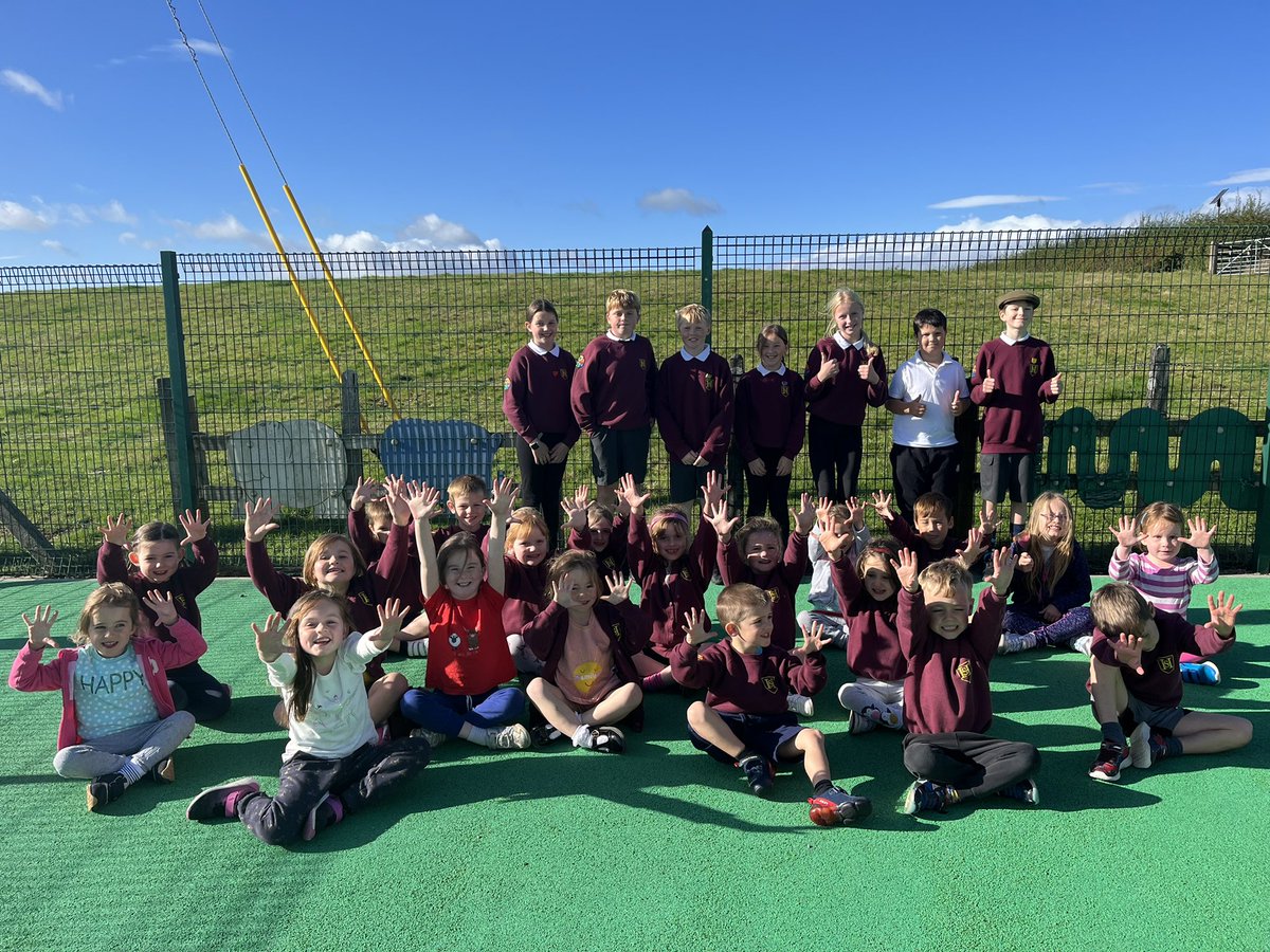 DGCsport's tweet photo. The wonderful Play leaders at @HlsPartnership delivering hockey, football and tennis to all the p1&2โs today was spectacular ๐๐ #playleader #activeschools @DGCEducation #leadership https://t.co/dIti9sHgaM
