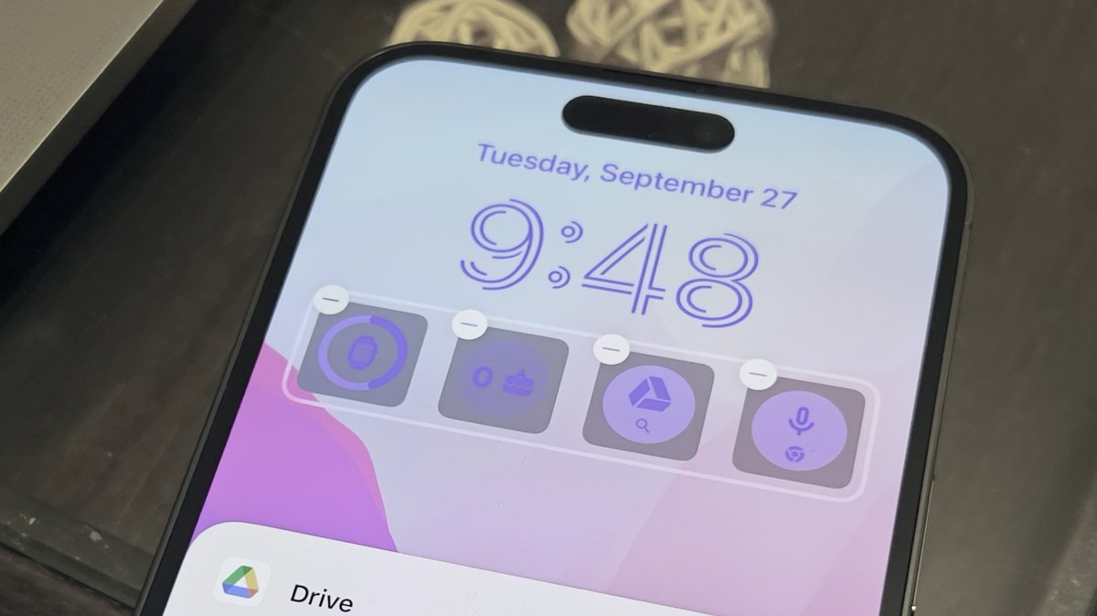 9techeleven's tweet image. New iOS 16 lock screen widgets from Google as already previewed a couple of weeks ago:
• Google Drive &amp;amp;
• Google Chrome

We also expect:
• Google Search
• Google Maps
• Gmail
• Google News

#google #ios16lockscreen