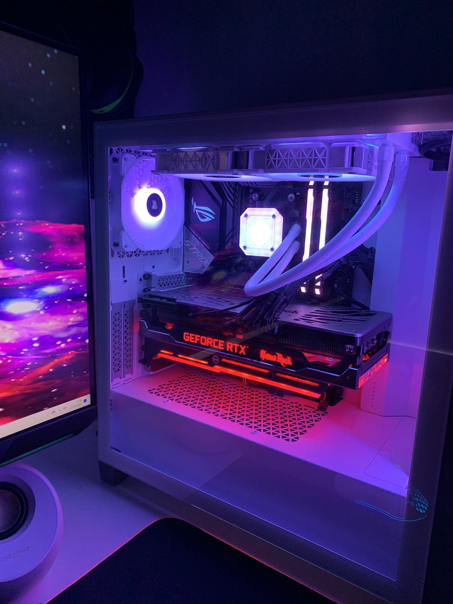 gregzy7891's tweet photo. New set up in love with this! #gaming #gamingsetup #geforce3080 #amdryzen7 #cosair #gamingcommunity  🔥❤️😍 https://t.co/fE0KmQYQ0I