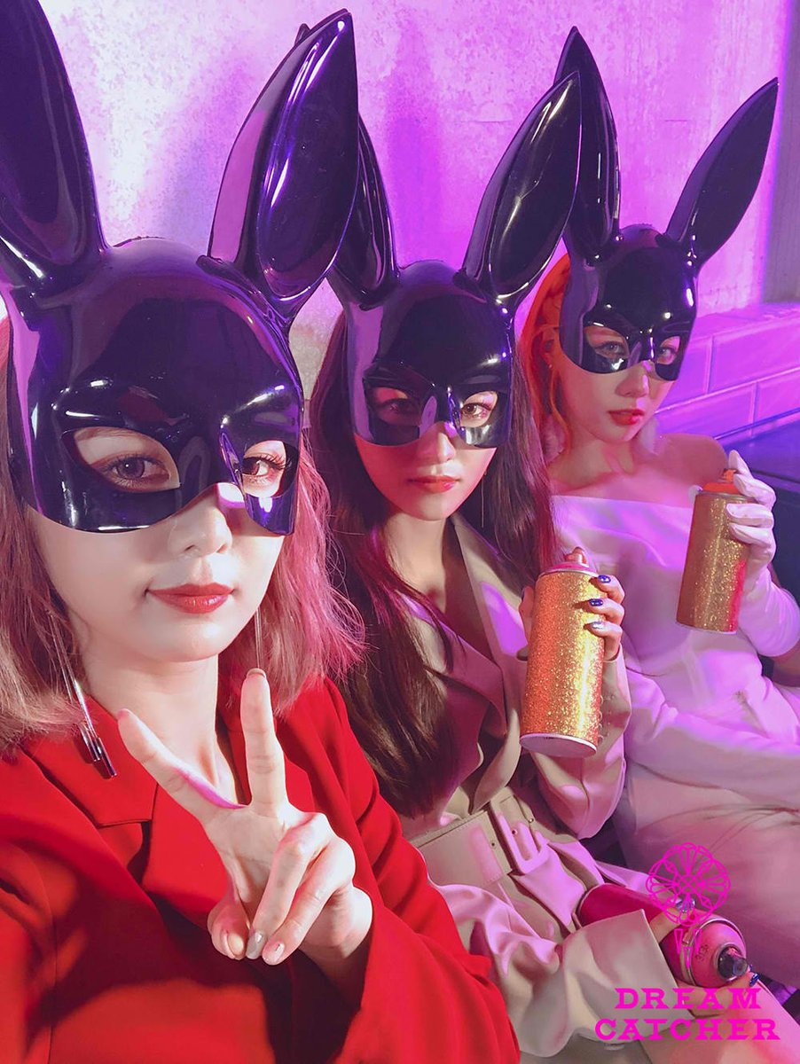 NlGHTMAREOFF's tweet photo. Este trío mágico (de locas) se preparó de una forma bastante peculiar para el gran regreso de las @IYS_TWT, estamos muy emocionadas por ustedes hermosas, felicitaciones ! #𝐈ও𝐒𝒄𝒐𝒎𝒆𝒃𝒂𝒄𝒌
#2609ー돌아와𝐈ও𝐒
#NAIMER🐈⬛ https://t.co/N6Rkv3HI3G