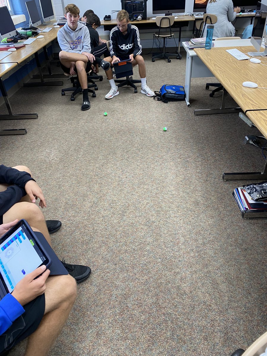 CS_Pirate_Tech's tweet photo. 8th graders coding Sphero robots. Learning conditional logic, refactoring, accelerometer/gyroscope sensor data. @SpheroEdu https://t.co/rZzuxCmwNX