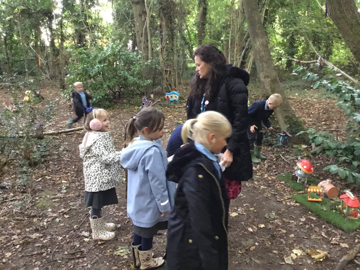 ValePrimarySch's tweet photo. Nature Detectives went out exploring to find the perfect stick today ready for our next project. #beingcurious #beingready #outdoorlearning #inspiringall https://t.co/5ORkq6Im2N