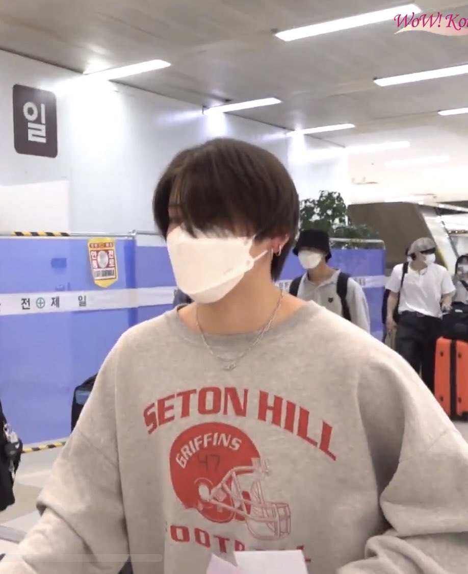 LUNEALWAYS27's tweet photo. &TEAM AT THE AIRPORT (screenshots i took)
SOURCE - https://t.co/NZy1w1O5Ym #hybelabels
#andTeam #K #NCHOLAS #EJ #TAKI #JO #HARUA #MAKI #YUMA #FUMA #LUNÉ #andTEAM_YUMA #andTEAM_FUMA #andTEAM_JO #andteam_nicholas #andTEAM_TAKI #andTEAM_Maki #andTEAM_K #andteam_ej #andTEAM_harua https://t.co/OgXX0of63E