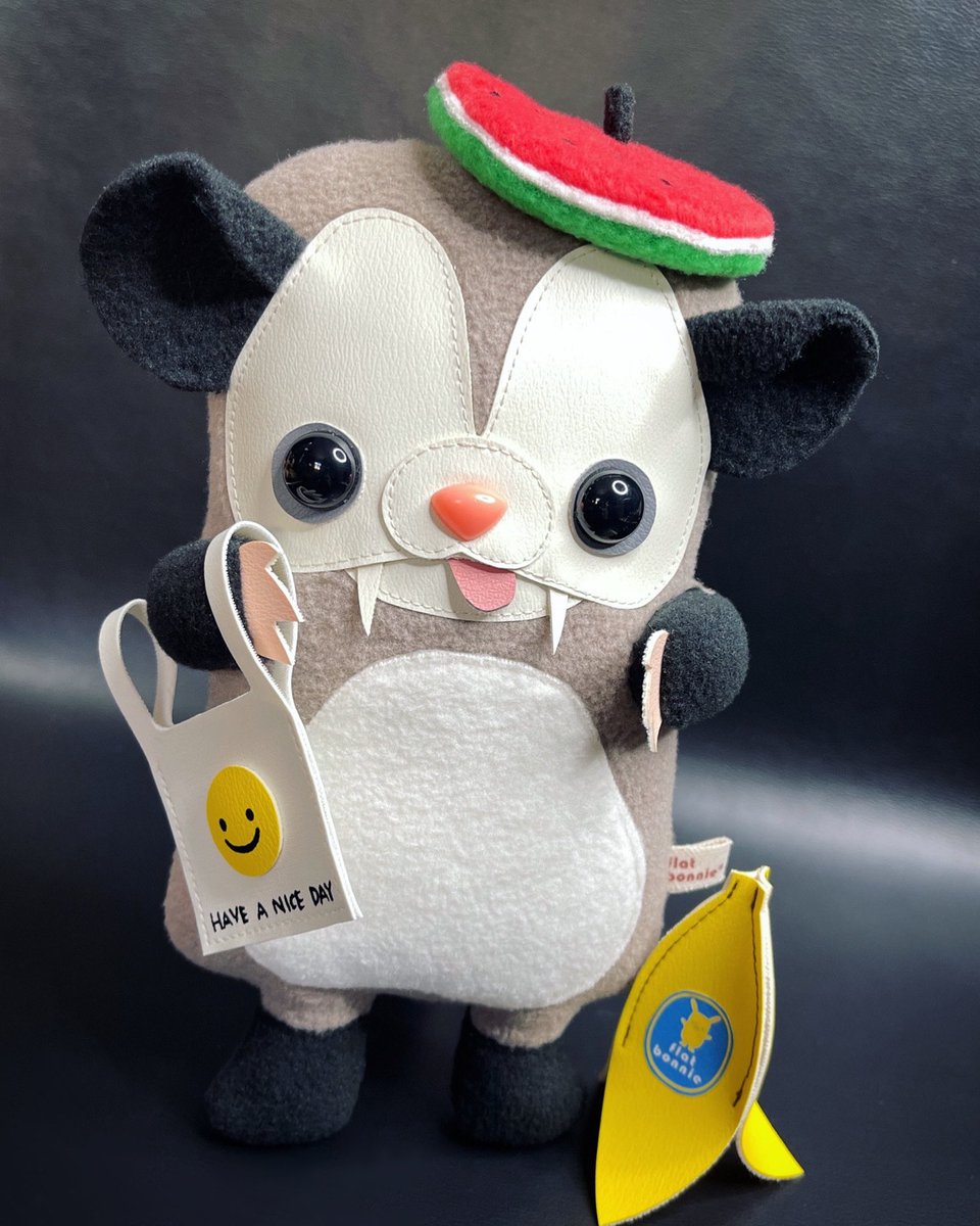 FlatBonnie's tweet photo. Happy #TongueOutTuesday from your trashy neighbor, #Possie! 🍉🍌❤️😆
#trashcat #flatbonnie #opossum #opossums #possum #possumlove #backyardanimals #cute #kawaii #plush #plushie #watermelon #beret #tct #trashcattuesday #tot https://t.co/AyahVpTkeh