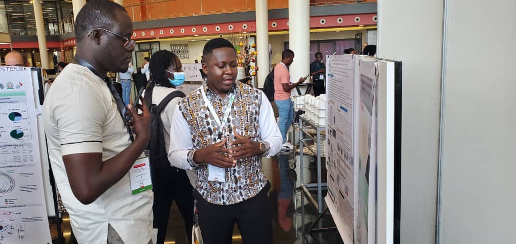 Two big researchers, I am very lucky to work with such nice person, my mentor <a href="/TCHOUAKUIMagel1/">Magellan Tchouakui</a> and supervisor <a href="/eaniang/">El Hadji Amadou Niang</a> . Sad to miss this <a href="/pamcafrica/">PAMCA, Africa</a> meeting scheduled in Kigali. <a href="/Pamca_Wivc/">PAMCA - WiVC</a>