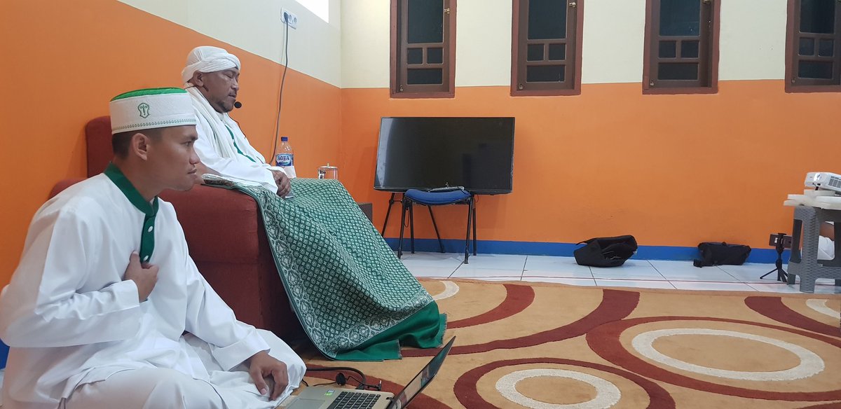 linurulinsan's tweet photo. "Marifatul Martabatul Islam - Mengenal Martabat seorang Muslim" Judul  materi pengajian/Majelis Ilmu malam ke 2 yang disampaikan oleh Imam Sukron. Mari kita kembali menguatkan pondasi islam dan iman kita menuju jalan ketakwaan kepada Allah SWT. https://t.co/CcUrX58NP6