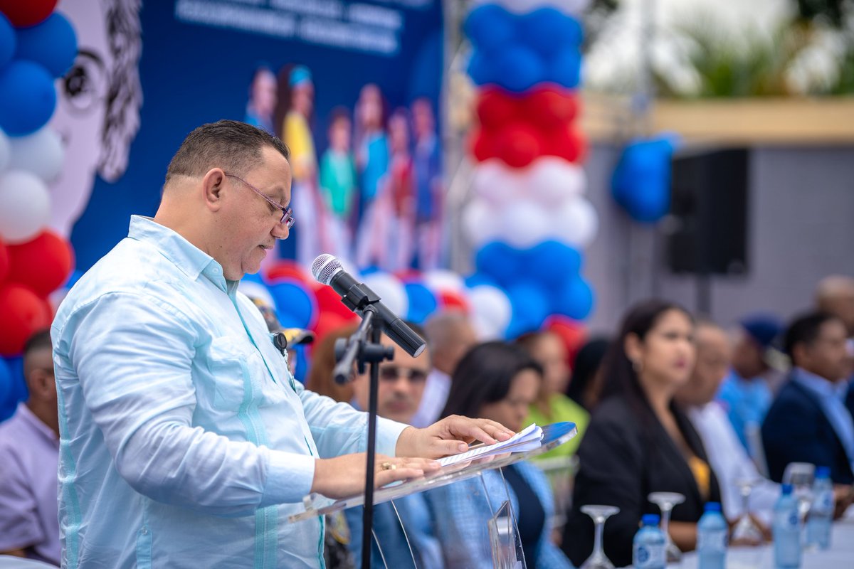 1505Distrito's tweet photo. El Distrito Educativo 15-05 Herrera Vía Nuestro Director Felix Antonio Monción Álvarez Dejó Formalmente Abiertas las Puertas del Liceo Ercilia Pepín Estrella En la comunidad de Bienvenido Santo Domingo Oeste.
#LaEducacionSeTransforma 
#RegresoAClases2022 
@RafaelAmadorF https://t.co/TRVff4j55x