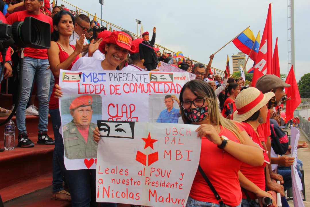 ¡Hermosas y multitudinarias movilizaciones se vivieron en los estados Falcón y Aragua! El pueblo desbordó el amor, pasión y entusiasmo para juramentar el liderazgo de base del <a href="/PartidoPSUV/">PSUV</a> y ratificar su compromiso con la Patria. ¡Venceremos!