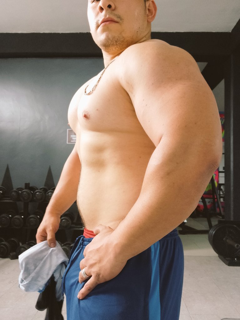 jo_DavZepBra's tweet photo. Descargando músculos
#musclemaster #muscleguy #bigchestmen https://t.co/iegM8plKRX