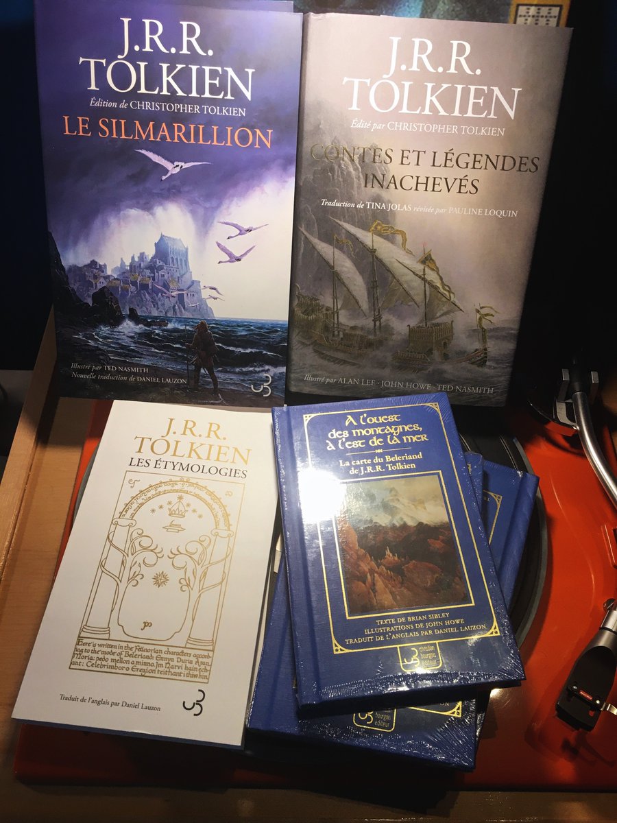dlauzon79's tweet photo. Merci à mon bien-aimé @BourgoisEditeur pour ce beau cadeau d'anniversaire. Nouvelles éditions, nouvelles parutions ! Les détails ici : https://t.co/Saf8OjJIaR https://t.co/gJc4H5Znp3