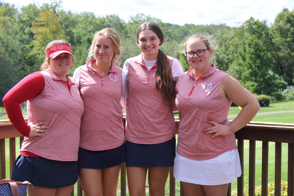 BraveGirlsGolf's tweet photo. Lady Brave placed 3nd in swoc today. Player of the year @GoerssKeylee. Second team all conference is @KyleeFears and @k4yl4b3nn3tt. Sportsmanship is @k4yl4b3nn3tt. honorable mention is @EmilyJWatt. They will be back in action on Monday before sectionals against Eaton. Go Brave!! https://t.co/sFtxkE0Gh0