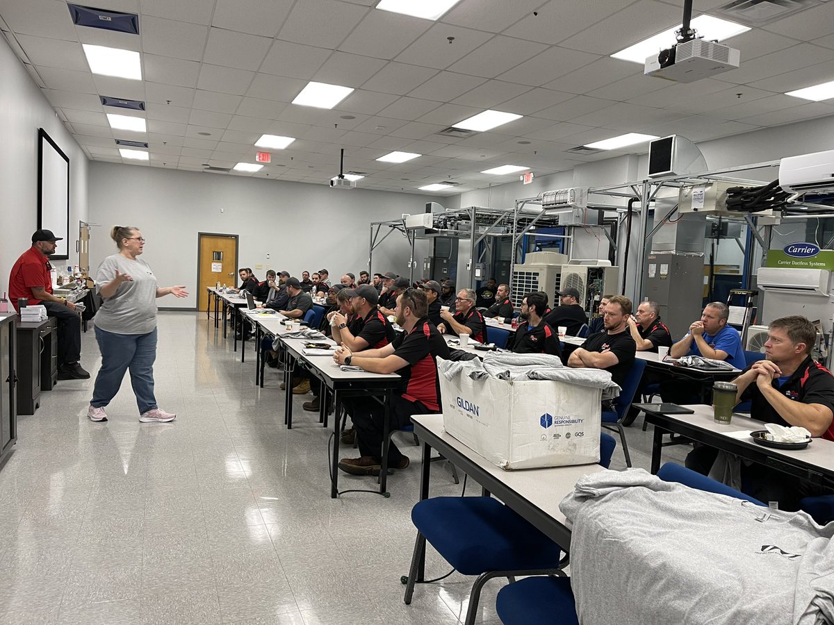 CoolrayService's tweet photo. What a great morning for the Mr. Plumber Atlanta crew! The team was honored with a big breakfast to celebrate the ‘One Cool Summer’ tour.

We love seeing a full house for @WaffleHouse. https://t.co/0UAEeqmIEc