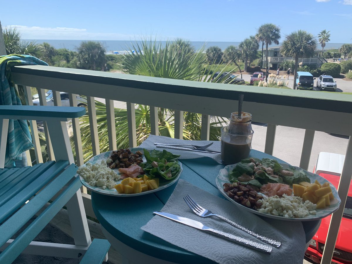 DanDucey1's tweet photo. Convinced taking a vacation to South Carolina before knowing about #HurricanIan was a curse bestowed on me by Jared Leto for all my shit talk.   FUN TIME! https://t.co/wuDUxI5r1B