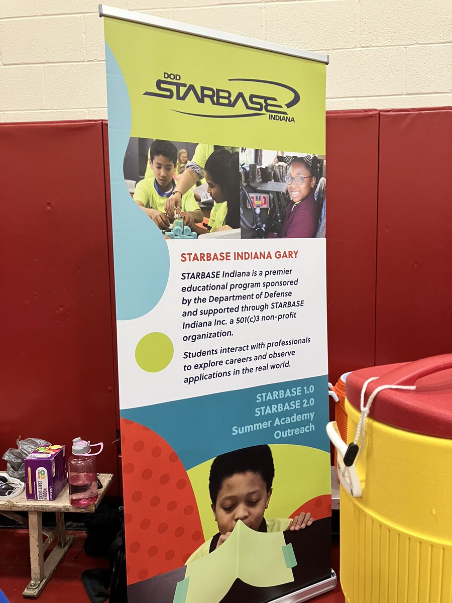 csstone1161's tweet photo. .#educators #INSTEMCadre @EducateIN @CELLuindy Nothing gives me more joy than seeing our babies explore their world. The Gary Community Schools STEM Night was a success! @kathy_b27 https://t.co/BXcI1KdqNi