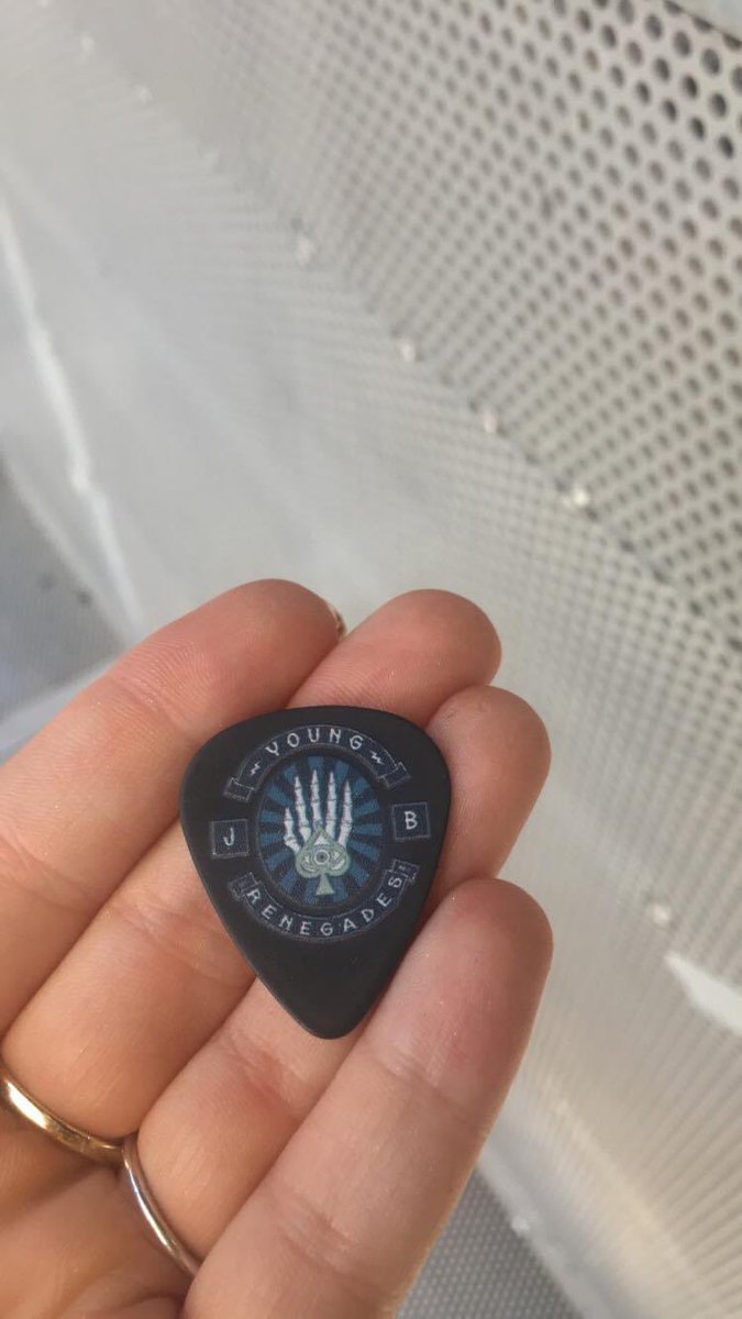 As if 4 years  ago I travelled  4,330 miles to see and meet my favourite band <a href="/JackBarakat/">Jack from MySpace</a> <a href="/AlexGaskarth/">Alex Gaskarth</a> <a href="/riandawson/">Rian Dawson</a> <a href="/iamamerrickan/">Zack Merrick</a> <a href="/zackalltimelow/">Zachary Merrick</a> <a href="/AllTimeLow/">All Time Low</a>