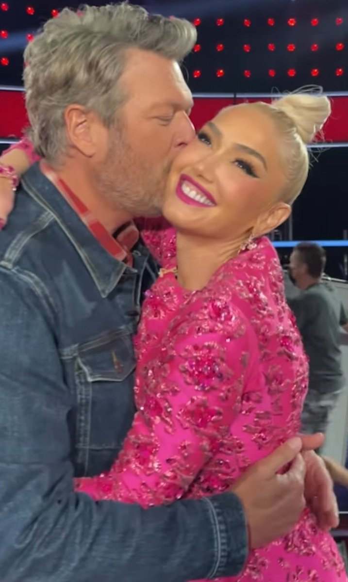 shefanifan0121's tweet photo. Season 12 x Season 22 #TeamBlake #TeamGwen #TeamShefani #TheVoice https://t.co/1xroBRPd8o
