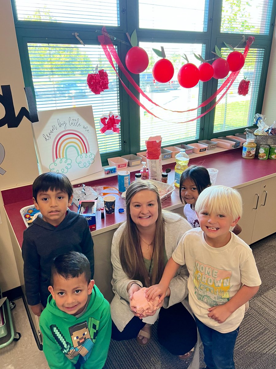 madisynlea's tweet photo. Mrs. Porter to the rescue today during purposeful play!! She helped our homemade play dough actually become play dough and made some kinders very excited! #purposefulplay #Kindergarten https://t.co/sBrBwUdcbo