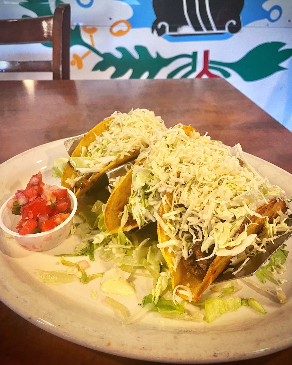 ElChihuahuaSLC's tweet photo. Itβs #tacotuesday time π #slcdining #slcrestaurant #SLC #slceats https://t.co/EIwLvZ4afx