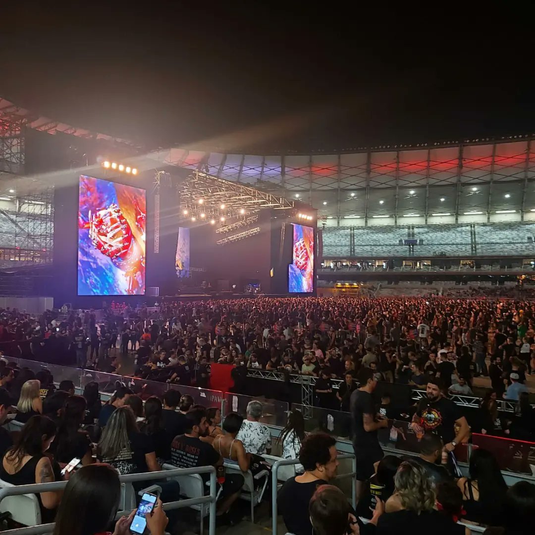 Fernand81751624's tweet photo. Até hoje eu não acredito que vi esses caras ao vivo! Espero que eles sintam o quanto todos esses shows foram importantes para todos que assistiram! Obrigada @gunsnroses
#BrazilLovesGNR https://t.co/ylQPMeQlG0