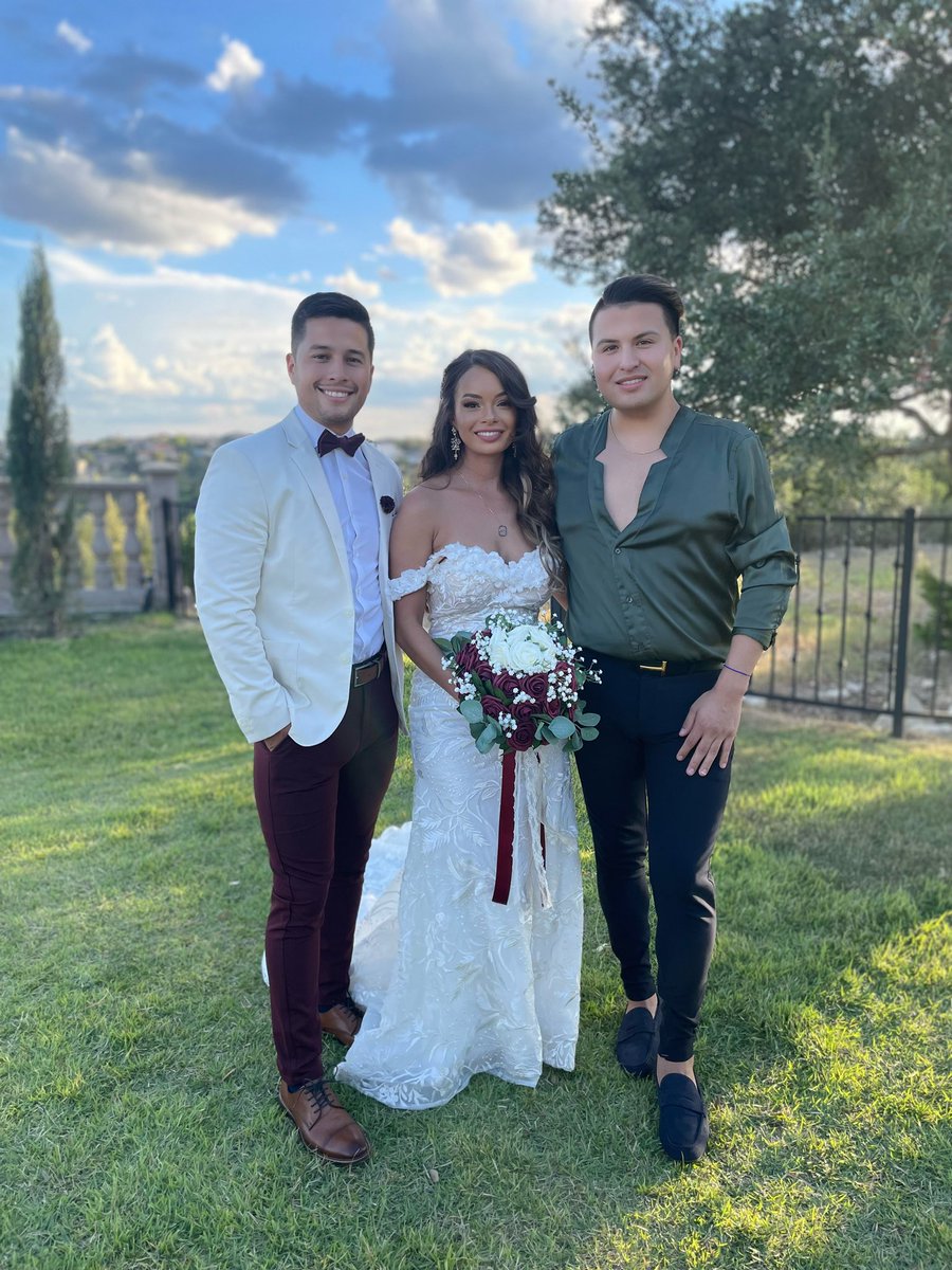 My friends wedding this past weekend, almost made me want a boyfriend 💕