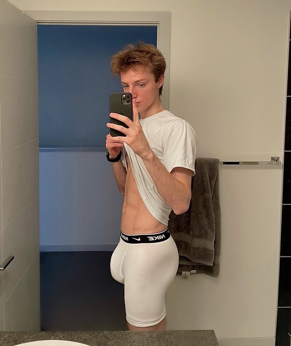 Time for a workout https://t.co/S8wD3i2L2b