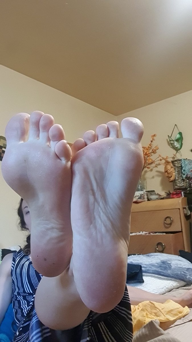GoddessJuliessa's tweet photo. Fund My next trip - I love a lavish life while you slave away at work to fund EVERY ONE of My bills. You're a slug, locked up and drained by ME- the MASTER that gives WASTES LIKE YOU PURPOSE https://t.co/mmYvN93Mw8